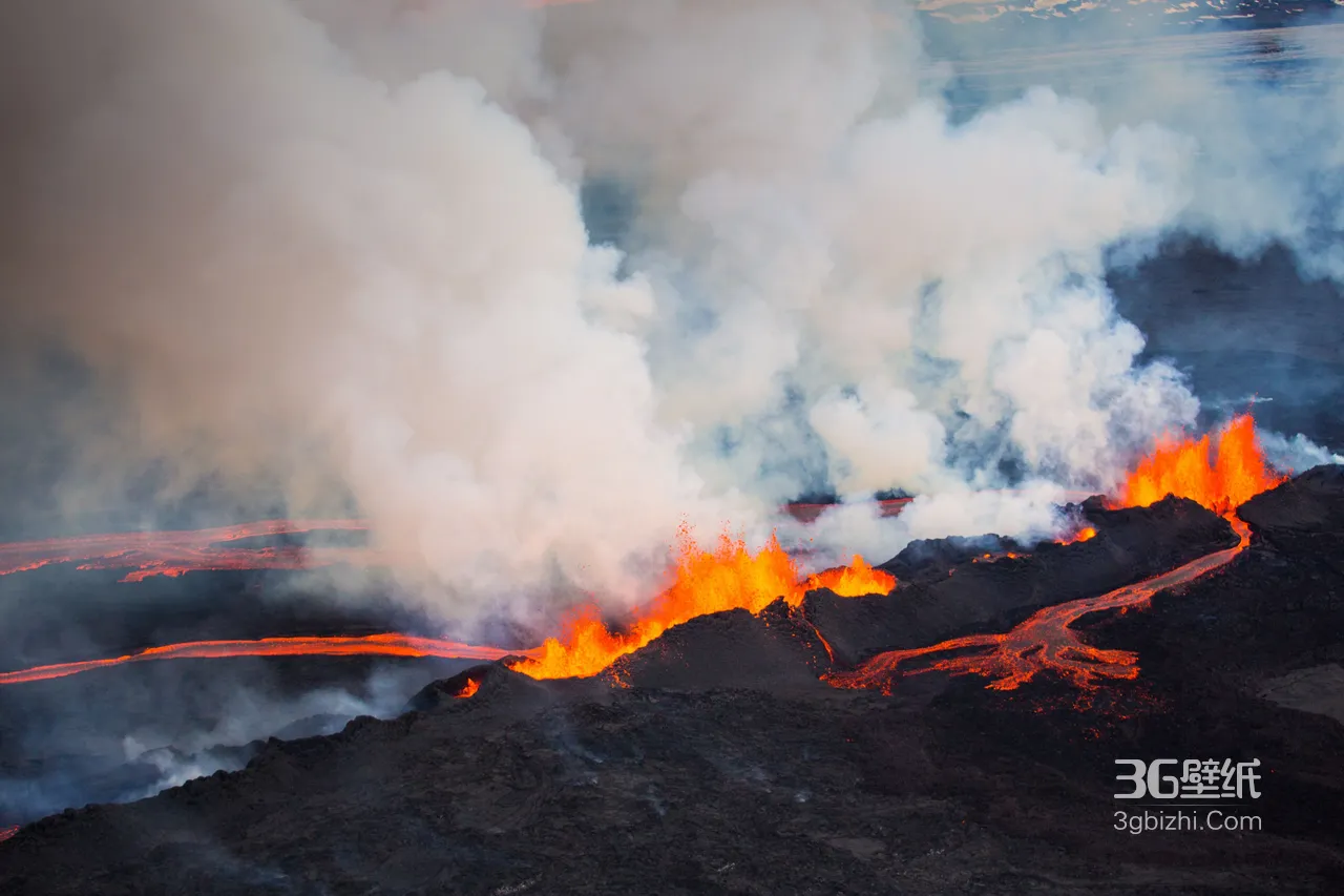火山喷发·熔岩奔流写实风 炽热地质奇观电脑壁纸1
