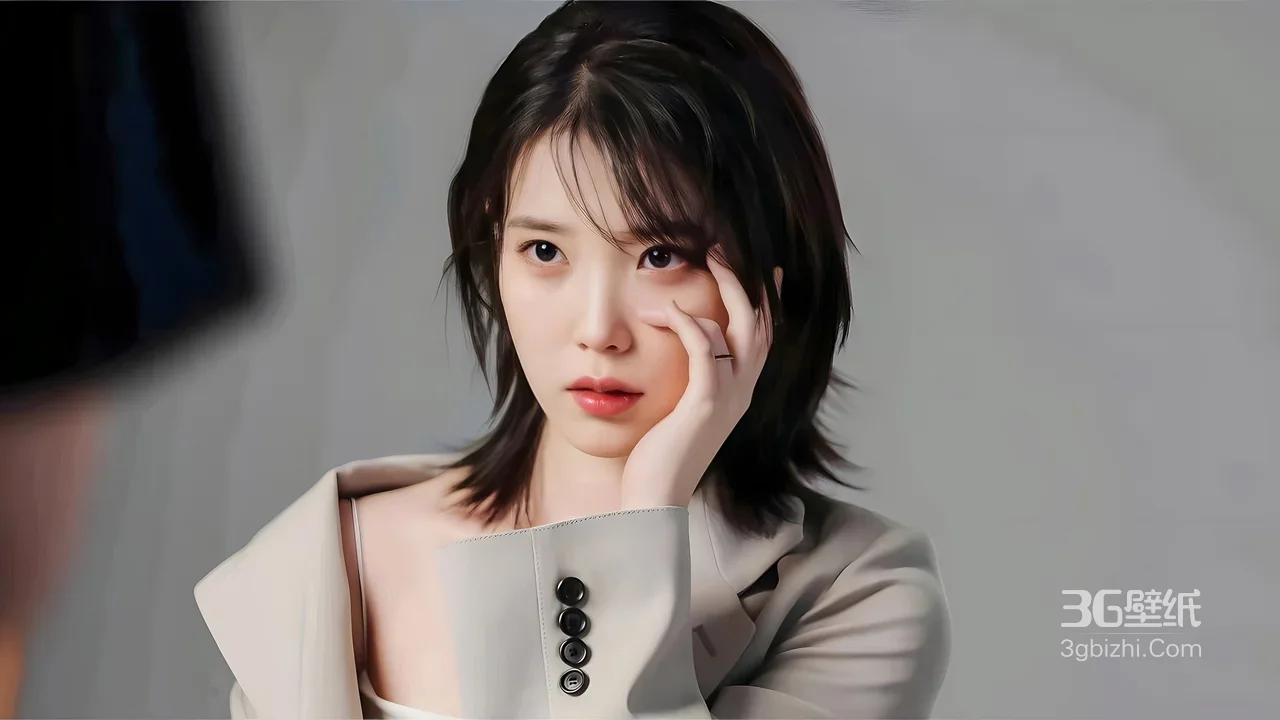 李知恩·简约时尚风 明星写真 高质感宽屏电脑壁纸1