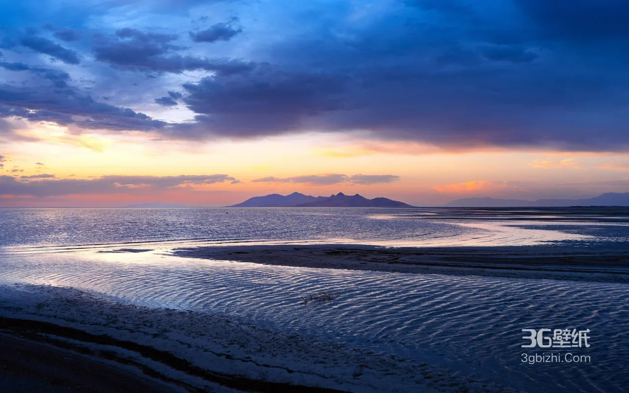 盐湖浅滩日落·唯美静谧写实风·高适配宽屏桌面背景1