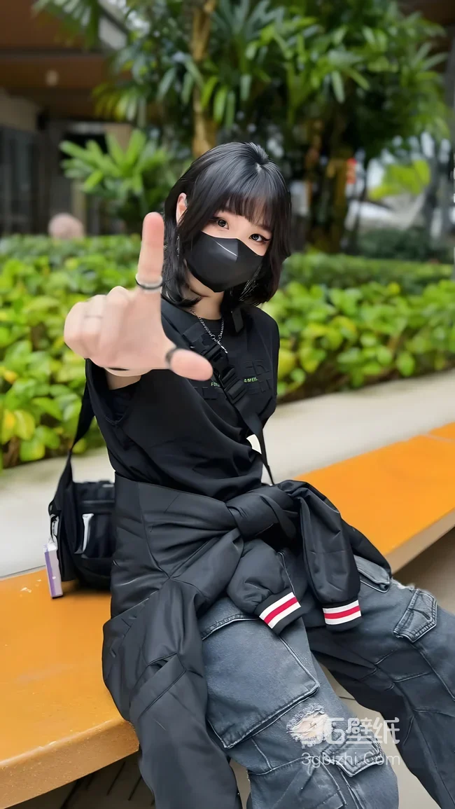 暗黑风穿搭女生·个性手势 高人气潮流手机壁纸1