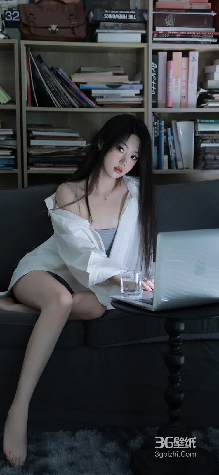 居家慵懒风女生·书房沙发写实氛围感写真 高热度女生图3