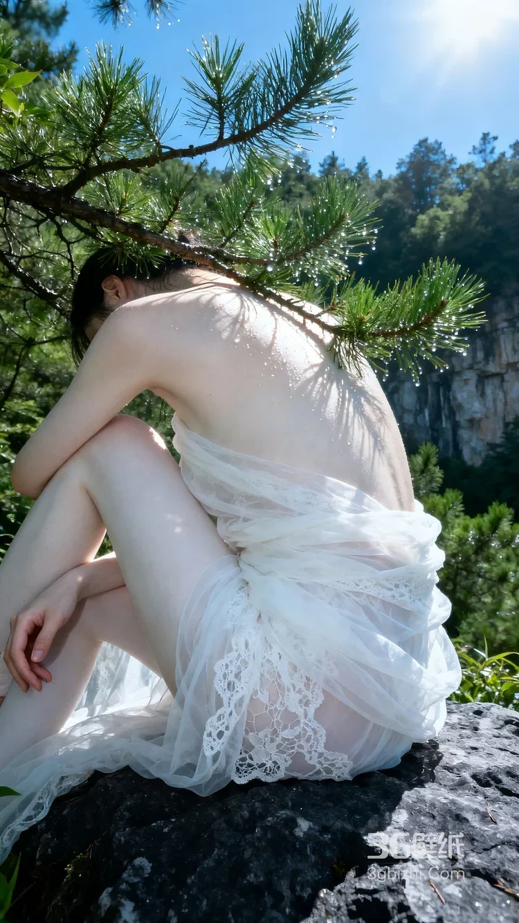 森系唯美少女·湿发白裙伴松枝 清新自然写真5