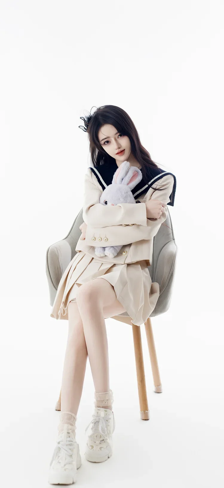 学院风水手服长发女生 日系清新写真女生图片推荐3