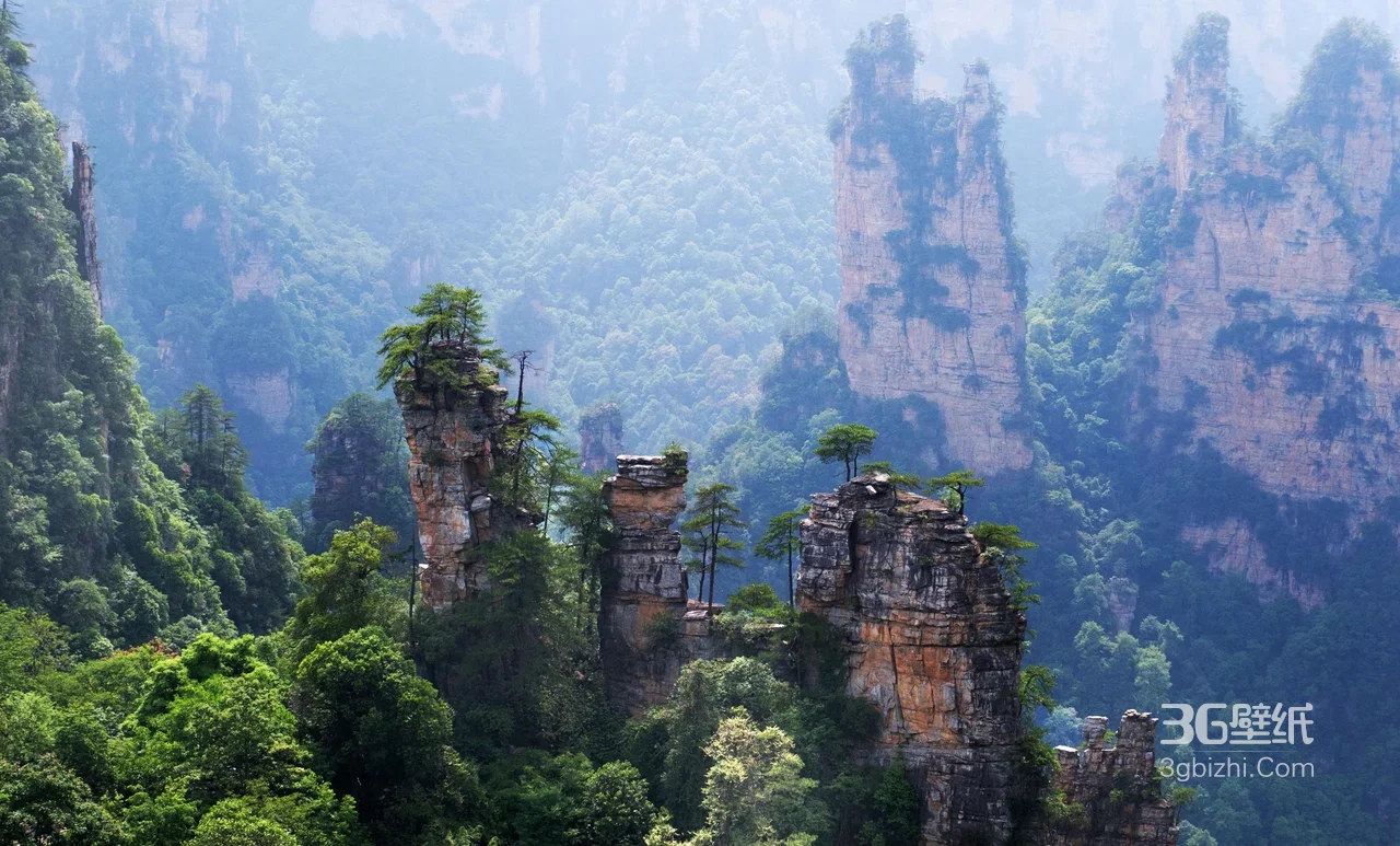 张家界奇峰·国风自然秘境 高清桌面背景图1