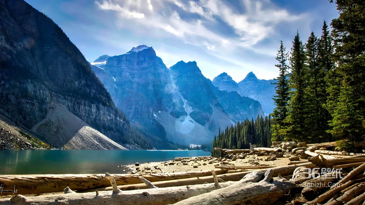 高山湖泊森林枯木·唯美写实自然电脑桌面壁纸1