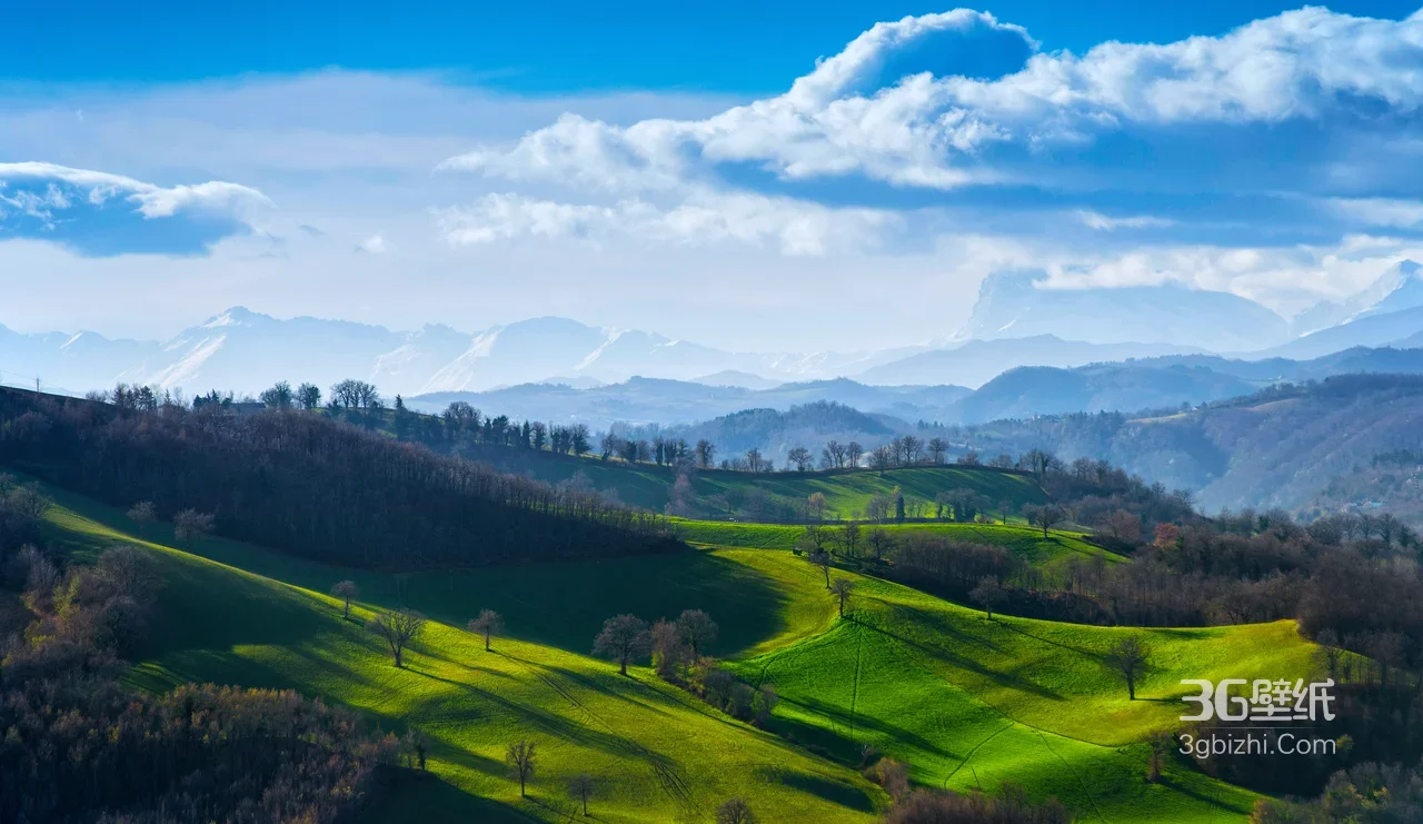绿野山丘远山雪景·唯美自然风电脑壁纸1