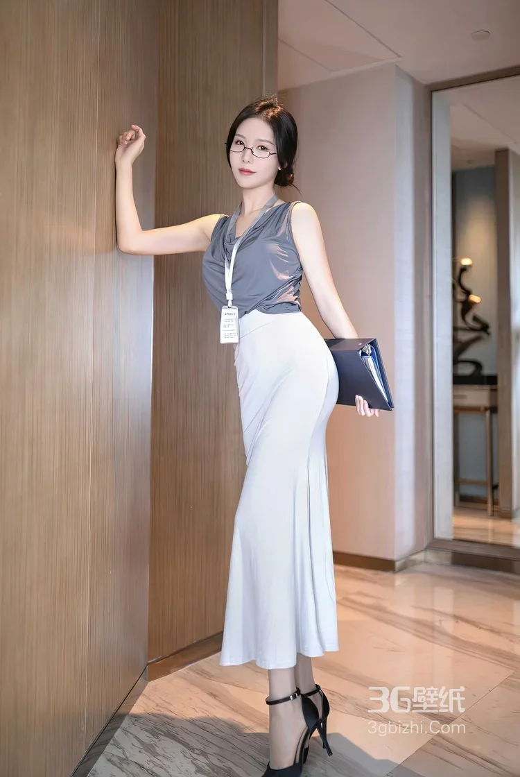 职场写实风女生·工牌眼镜干练穿搭 高人气职场风女生图6