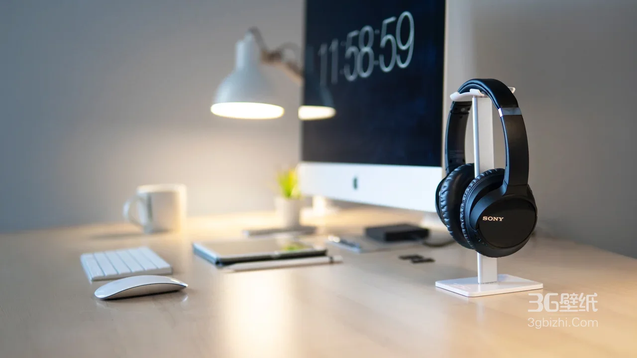 简约清新办公桌面·索尼耳机苹果设备·高效工作风电脑桌面参考图1