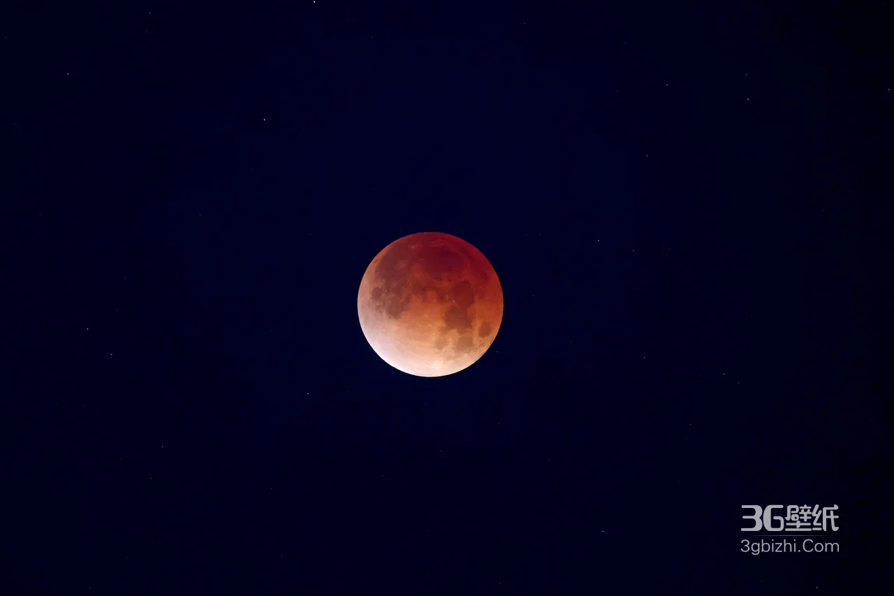 血月·深邃夜空·唯美梦幻 高清晰天文奇观电脑壁纸1