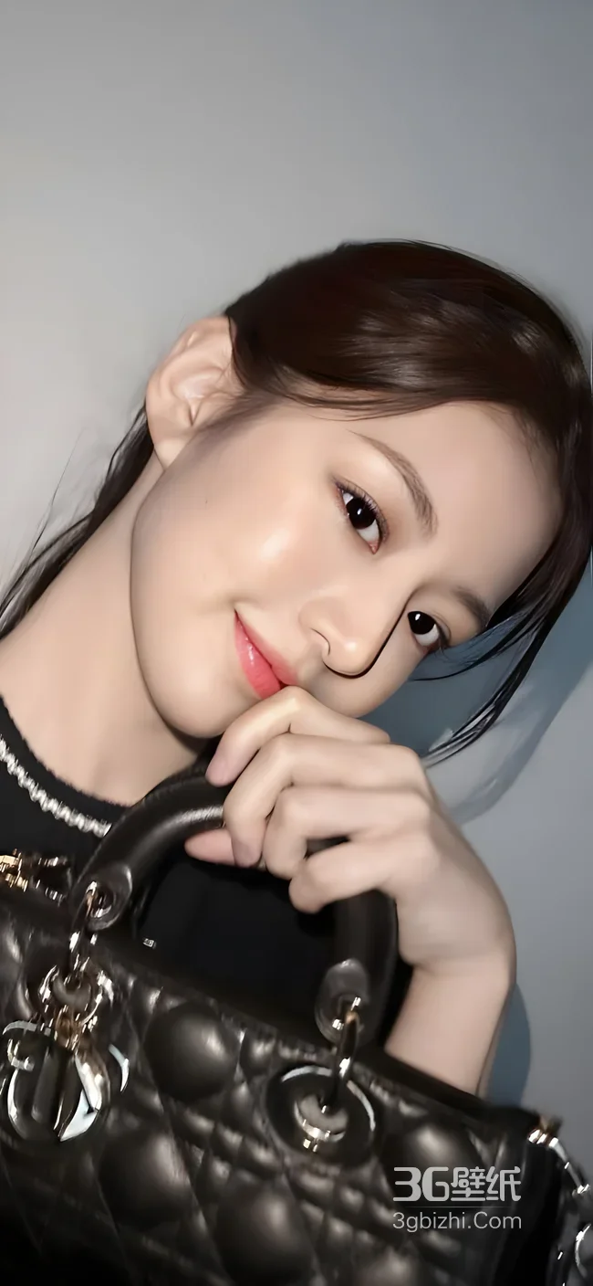精致妆容女性·Dior包 清新甜美风热门手机壁纸1