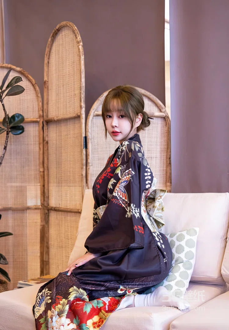 深色和服气质少女室内写真 温婉柔美私房人像4