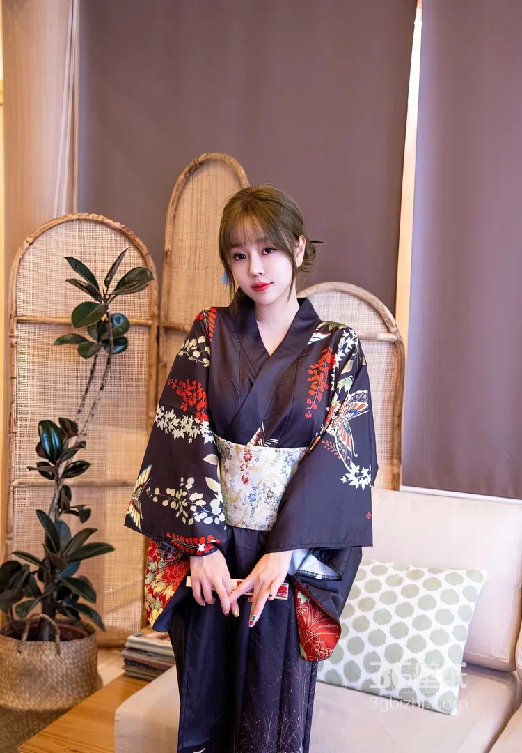 深色和服气质少女室内写真 温婉柔美私房人像1