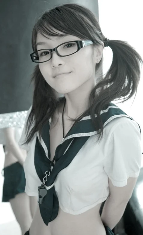 超短校服的学生妹子手机壁纸 – 高清 桌面壁纸 开放版权素材 免费下载 手机电脑通用背景图