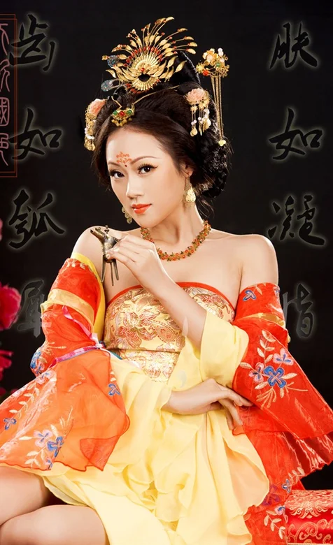 妩媚的古典美女手机壁纸 – 高清 桌面壁纸 开放版权素材 免费下载 手机电脑通用背景图