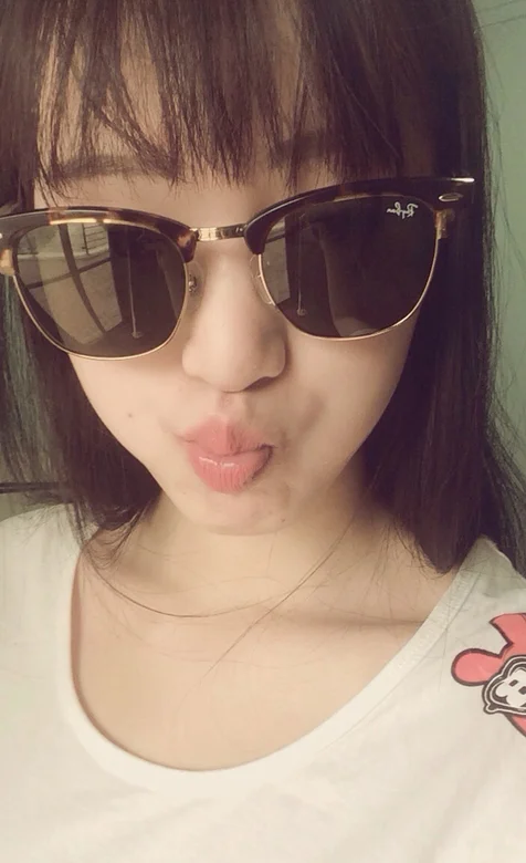 武大美女黄灿灿非主流自拍手机壁纸 – 高清 桌面壁纸 开放版权素材 免费下载 手机电脑通用背景图