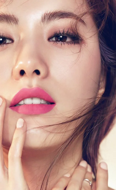 贵气十足的韩国美女头像手机壁纸 – 高清 桌面壁纸 开放版权素材 免费下载 手机电脑通用背景图