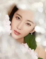 国内女星李冰冰中秋夜晒美照