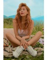 韩国女星泫雅最新田园风写真套图