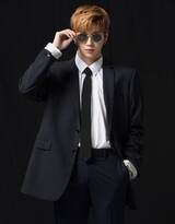  韩国歌手姜丹尼尔黑色帅气西服霸道写真