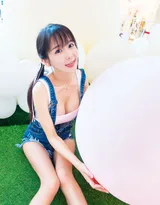 性感吊带连体牛仔裤美女小九九丰满身材写真美图
