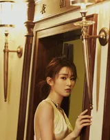 美女乔欣性感连衣裙迷人写真图片