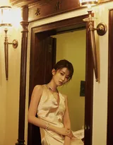 美女乔欣性感连衣裙迷人写真图片