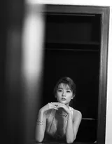 美女乔欣性感连衣裙迷人写真图片