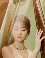 美女乔欣性感连衣裙迷人写真图片