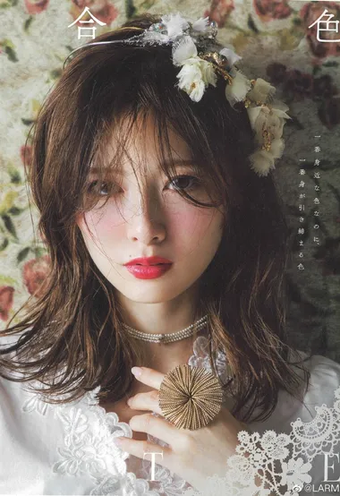 日本女星白石麻衣杂志写真图片，法式刘海造型很甜美 – 高清 桌面壁纸 开放版权素材 免费下载 手机电脑通用背景图