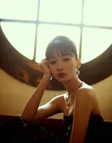 吴谨言黑色礼服尽显性感美背诱人写真图片