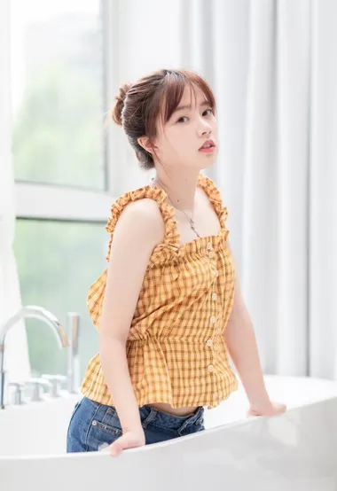 微胖的很可爱 可爱丸子头美少女写真 – 高清 桌面壁纸 开放版权素材 免费下载 手机电脑通用背景图