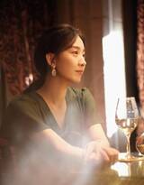 朱颜曼滋西餐厅品茗美酒佳肴化身贵妇优雅高清写真