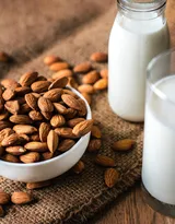 牛奶配杏仁，绝佳的早餐组合