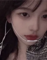 冷艳烟熏妆非主流美女图片，可做头像。