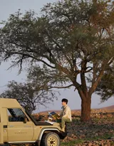 帅哥朱一龙荒野时尚写真图片_图片收集自朱一龙工作室。