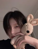 冷艳烟熏妆非主流美女图片，可做头像。