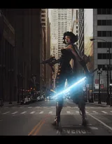 左手执剑右手拿枪的女动漫人物图片-套图