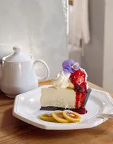 奶茶，咖啡，面包下午茶搭配图片