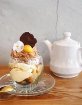 奶茶，咖啡，面包下午茶搭配图片