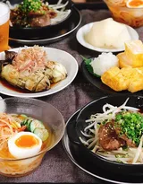 精美的凉拌，寿司，拌面，沙拉等美食图片