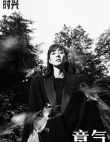 张钧甯《时兴NEArt》杂志写真大片，挑战黑与白时尚又高冷