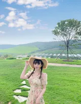 穿婚纱的女孩，齐刘海巨乳美少女唯美婚纱写真摄影图集