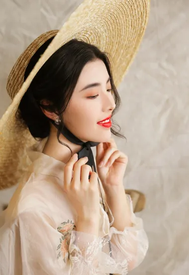 烈焰红唇，性感温婉，性感气质卷发美女蕾丝长裙唯美写真 – 高清 桌面壁纸 开放版权素材 免费下载 手机电脑通用背景图