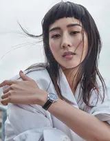 张钧甯《时兴NEArt》杂志写真大片，挑战黑与白时尚又高冷