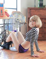 性感妖娆的小蛮腰,清爽短发内衣美少女私房大秀完美身材