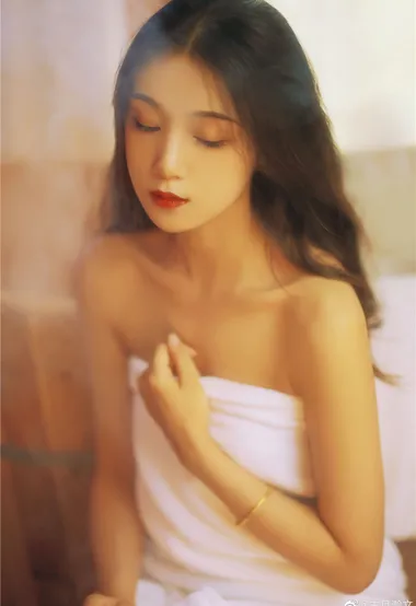 累了就泡个澡放松下吧，围浴巾美女准备洗澡唯美私房照 – 高清 桌面壁纸 开放版权素材 免费下载 手机电脑通用背景图