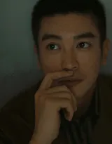 杜江沉稳硬朗杂志写真大片，上演成熟男人的极致魅力