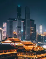 重庆城市夜景图片，五光十色的光影营造出最美的重庆夜色