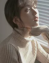 好一个清秀的漂亮妹子，极品马尾辫美少女高领毛衣私房照