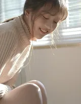 好一个清秀的漂亮妹子，极品马尾辫美少女高领毛衣私房照